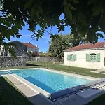 Renove A Avec Piscine Et Terrasse Privative - Fr-1-489-394 Holiday home