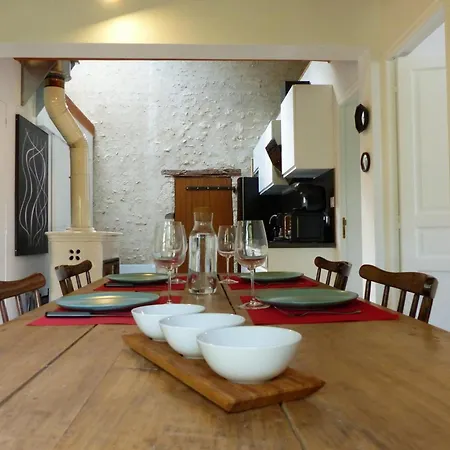Tatil Evi Avec Piscine Privative Et Terrasse A Charroux, Village Medieval - Fr-1-489-394