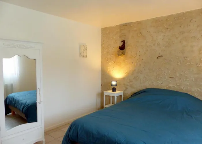 Renove A Avec Piscine Et Terrasse Privative - Fr-1-489-394 * Charroux-dʼAllier