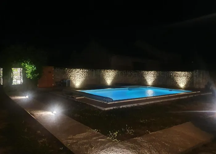 Renove A Avec Piscine Et Terrasse Privative - Fr-1-489-394 Charroux-dʼAllier